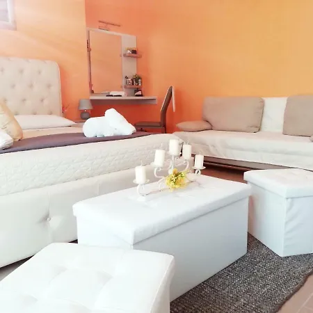 לינה וארוחת בוקר Maresalento 4*